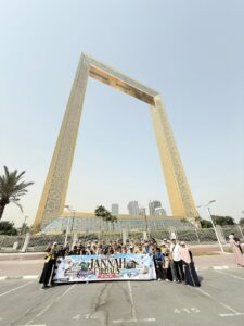 Pernah kebayang nggak sih, bisa menjalankan ibadah umroh sambil menikmati kemewahan dan kemegahan kota Dubai? Yup, sekarang bukan lagi mimpi! Dengan Paket Umroh Plus Dubai mulai 31,5 juta all in, lengkap dengan perlengkapan, kamu bisa merasakan pengalaman ibadah yang syahdu sekaligus liburan berkelas. Bayangkan diri kamu tawaf di bawah lampu Masjidil Haram, air mata haru mengalir sambil berdoa di depan Ka’bah. Setelah puas menuntaskan rukun umroh, perjalanan dilanjut ke Dubai yang modern nan glamor — berfoto di depan Burj Khalifa, menyusuri Dubai Mall, berburu emas di Gold Souk, atau menjajal gurun pasir lewat Desert Safari. Dua suasana berbeda dalam satu perjalanan — ibadah khusyuk sekaligus healing ala sultan! Yang makin bikin tenang, paket ini sudah all in, termasuk: Tiket pesawat PP Hotel bintang Visa Makan 3x sehari Transportasi selama di Tanah Suci dan Dubai Perlengkapan umroh (mukena/ikat pinggang, tas, dll) Kamu tinggal siapkan niat dan koper – sisanya kami urus. Cocok banget buat kamu yang pengen perjalanan nyaman tanpa ribet. Dari sisi jadwal, kamu bisa pilih keberangkatan awal musim, saat cuaca bersahabat dan kondisi Tanah Suci nggak terlalu padat. Ini juga kesempatan terbaik buat bawa pasangan, orang tua, atau sahabat – karena jalan-jalan sambil ibadah itu lebih bermakna kalau bareng orang tersayang. Yuk wujudkan perjalanan spiritual sekaligus liburan impianmu tahun ini. Pilih paket terbaik, berangkat dengan hati mantap, dan pulang membawa kenangan tak terlupakan. 👉 Klik sekarang: https://umroh-jannahfirdaus.com/paket-umroh/umroh-plus-dubai-awal-musim/ 📍 Atau datang langsung ke kantor kami: Citra Lake Sawangan Blok A02 No 007, Depok – Jawa Barat Bersama Jannah Firdaus, ibadah lebih berkah, liburan lebih berkesan!