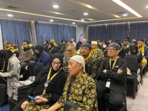 Umroh 9 hari ekonomis mulai 24 jutaan inklusif perlengkapan