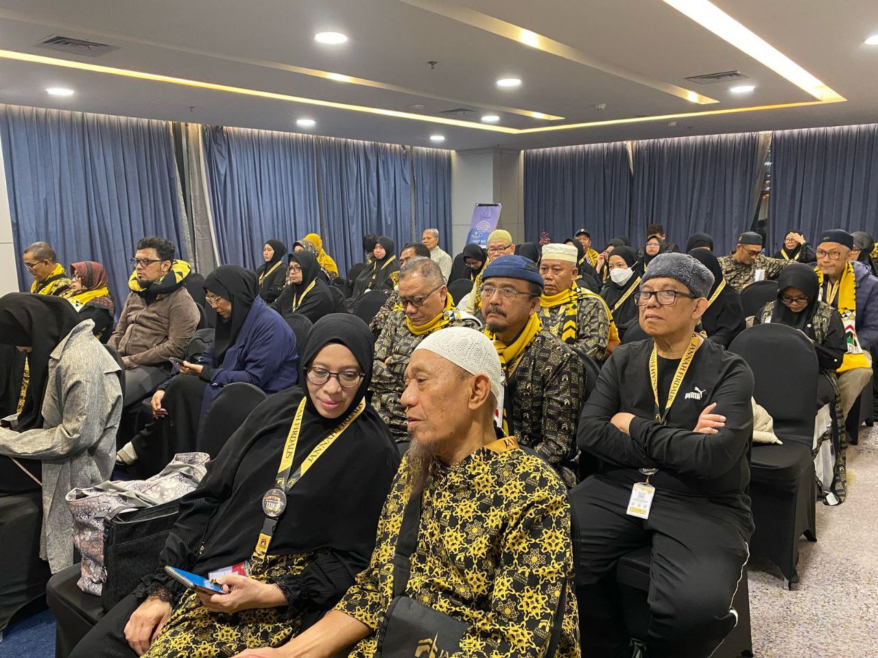 Umroh 9 hari ekonomis mulai 24 jutaan inklusif perlengkapan